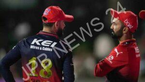 Read more about the article रजत पाटीदार से नाखुश हैं विराट कोहली, दिनेश कार्तिक संग एनिमेटेड चर्चा ने बढ़ाई अटकलें – Virat kohli is unhappy with rajat patidar, animated discussion with dinesh karthik raises speculation