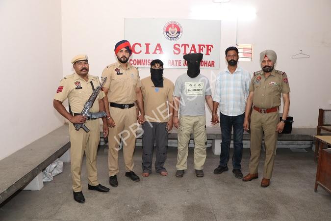 Read more about the article ਕਮਿਸ਼ਨਰੇਟ ਪੁਲਿਸ ਜਲੰਧਰ ਨੇ ਵੱਡੇ ਡਰੱਗ ਰੈਕੇਟ ਦਾ ਪਰਦਾਫਾਸ਼ ਕੀਤਾ: ਦੋ ਦੋਸ਼ੀ ਗ੍ਰਿਫ਼ਤਾਰ ਅਤੇ 13 ਕਿਲੋ ਹੈਰੋਇਨ, ਗੈਰ-ਕਾਨੂੰਨੀ ਹਥਿਆਰ, ਲਗਜ਼ਰੀ ਵਾਹਨ ਜ਼ਬਤ