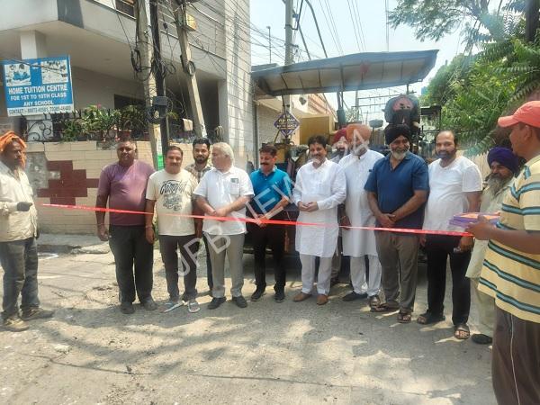 Read more about the article विधायक रमन अरोड़ा ने वार्ड नं 12 पिंड बडिंग में किया नई सड़क का उद्घाटन – MLA raman arora inaugurated the new road in ward no. 12 pind bading