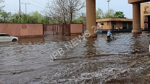 Read more about the article दिल्ली में बारिश से जलभराव, आम आदमी पार्टी ने भाजपा नीत सरकार पर साधा निशाना – Waterlogging in delhi due to rain, Aam aadmi party targets BJP led government