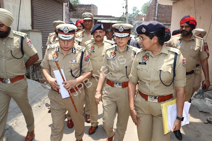 Read more about the article ਯੁੱਧ ਨਸ਼ਿਆਂ ਵਿਰੁੱਧ’ – ਕਮਿਸ਼ਨਰੇਟ ਪੁਲਿਸ ਜਲੰਧਰ ਨੇ ਡਰੱਗ ਨੈੱਟਵਰਕ ਨੂੰ ਨਿਸ਼ਾਨਾ ਬਣਾਉਂਦੇ ਹੋਏ ਕਾਸੋ ਆਪ੍ਰੇਸ਼ਨ ਚਲਾਇਆ