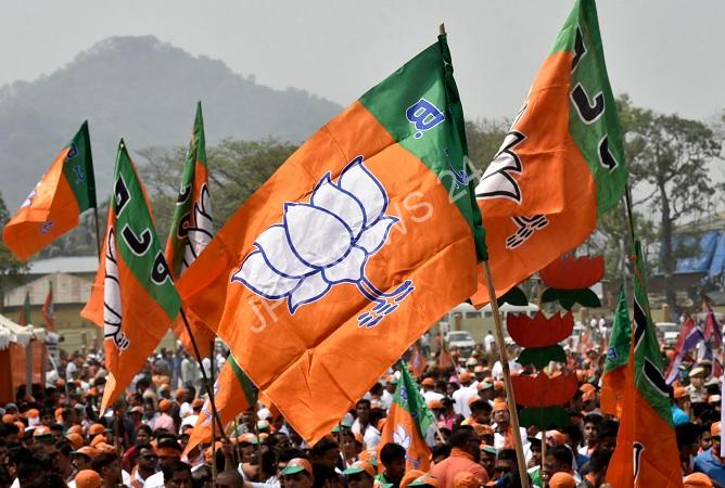 You are currently viewing दिल्ली भाजपा का बड़ा फैसला, पार्षद सुमन राजोरा को 6 साल के लिए पार्टी से निष्कासित किया गया – Delhi BJP big decision, councillor suman rajora expelled from the party for 6 years