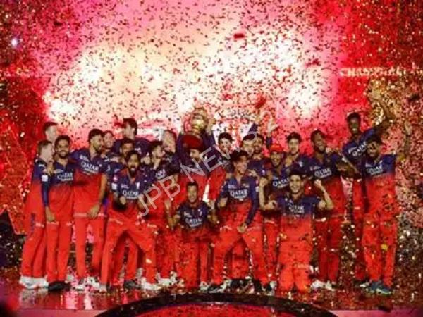 You are currently viewing बेंगलुरु में भारी ट्रैफिक के कारण आरसीबी की विजय परेड रद्द, अब चिन्नास्वामी स्टेडियम में जश्न – RCB victory parade cancelled due to heavy traffic in bengaluru, now celebrations at chinnaswamy stadium