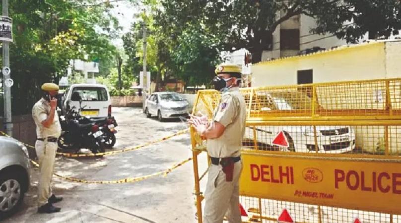 You are currently viewing दिल्ली में बाइक पार्किंग को लेकर हुए विवाद में फायरिंग, चार आरोपी गिरफ्तार – Firing in dispute over bike parking in delhi, four accused arrested