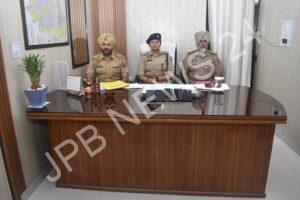 Read more about the article ਕਮਿਸ਼ਨਰੇਟ ਪੁਲਿਸ ਜਲੰਧਰ ਨੇ 4 ਸਨੈਚਰਾਂ ਨੂੰ ਕਾਬੂ ਕੀਤਾ, 11 ਮੋਬਾਈਲ ਫੋਨ, ਸੋਨੇ ਦੇ ਗਹਿਣੇ ਅਤੇ 2 ਵਾਹਨ ਬਰਾਮਦ ਕੀਤੇ