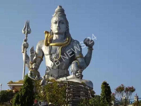 Read more about the article सावन में जरूर करें इन 5 शक्तिशाली शिव मंत्रों का जाप, दूर होंगे कष्ट और मिलेगी सुख-समृद्धि – Do chant these 5 powerful shiva mantras in sawan, your troubles will go away and you will get happiness and prosperity