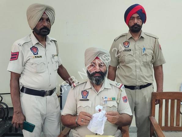 You are currently viewing ਕਮਿਸ਼ਨਰੇਟ ਪੁਲਿਸ ਜਲੰਧਰ ਦੀ ਨਸ਼ਿਆਂ ਵਿਰੁੱਧ ਕਾਰਵਾਈ ਲਗਾਤਾਰ ਜਾਰੀ: 52.28 ਗ੍ਰਾਮ ਹੈਰੋਇਨ, 845 ਨਸ਼ੀਲੀਆਂ ਗੋਲੀਆਂ ਸਮੇਤ 11 ਗ੍ਰਿਫਤਾਰ