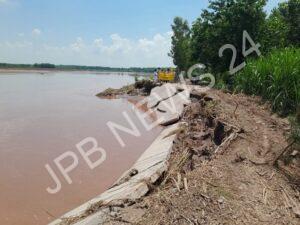 Read more about the article ਗੁਰਦਾਸਪੁਰ ਦੇ ਸਰਹੱਦੀ ਇਲਾਕਿਆਂ ਵਿੱਚ ਰਾਵੀ ਅਤੇ ਉਝ ਦਰਿਆਵਾਂ ਵਿੱਚ ਆਏ ਹੜ੍ਹਾਂ ਕਾਰਨ ਹੋਏ ਨੁਕਸਾਨ ਦਾ ਕਿਰਤੀ ਕਿਸਾਨ ਯੂਨੀਅਨ ਦੇ ਆਗੂਆਂ ਲਿਆ ਜਾਇਜ਼ਾ