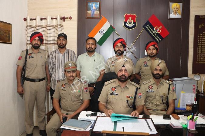 Read more about the article ਕੇਵਲ 24 ਘੰਟਿਆਂ ਵਿੱਚ ਕਤਲ ਕੇਸ ਸੁਲਝਾਇਆ, ਕਮਿਸ਼ਨਰੇਟ ਪੁਲਿਸ ਜਲੰਧਰ ਵੱਲੋਂ ਦੋਸ਼ੀ ਗ੍ਰਿਫਤਾਰ