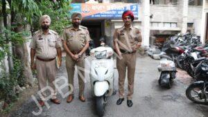Read more about the article ਕਮਿਸ਼ਨਰੇਟ ਪੁਲਿਸ ਜਲੰਧਰ ਦੇ ਵੱਲੋਂ ਲੁੱਟਖੋਹਾਂ ਕਰਨ ਵਾਲੇ ਤਿੰਨ ਮੈਂਬਰੀ ਗਿਰੋਹ ਨੂੰ ਕੀਤਾ ਗ੍ਰਿਫ਼ਤਾਰ