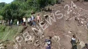 Read more about the article जम्मू-कश्मीर में बादल फटने और भूस्खलन से भारी तबाही, 10 लोगों की मौत, बचाव अभियान जारी – Cloudburst and landslide cause massive destruction in jammu and kashmir, 10 dead, rescue operation underway