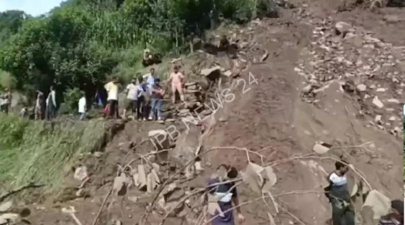 Read more about the article जम्मू-कश्मीर में बादल फटने और भूस्खलन से भारी तबाही, 10 लोगों की मौत, बचाव अभियान जारी – Cloudburst and landslide cause massive destruction in jammu and kashmir, 10 dead, rescue operation underway