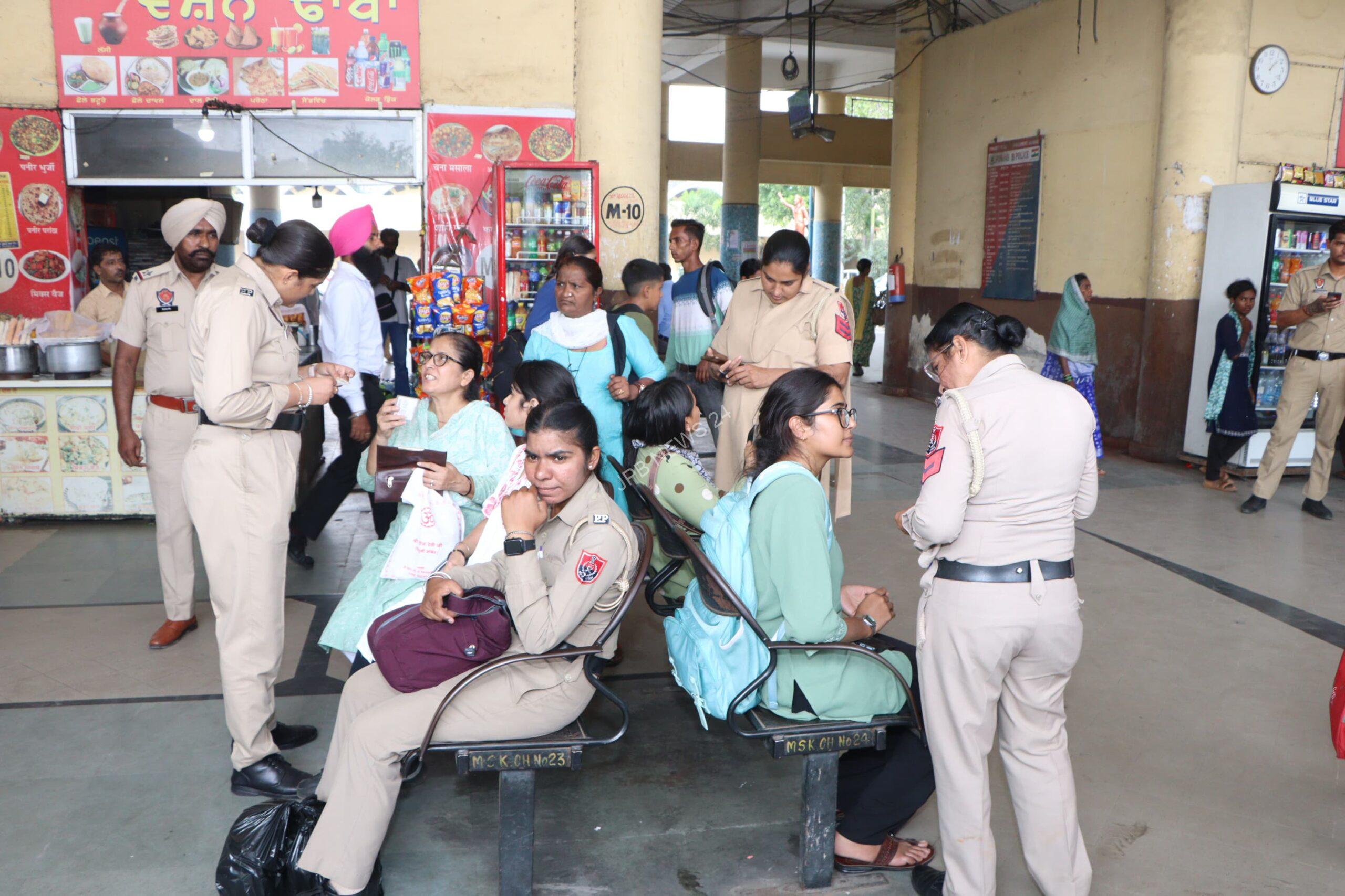 You are currently viewing ਕਮਿਸ਼ਨਰੇਟ ਪੁਲਿਸ ਜਲੰਧਰ ਵਲੋਂ ਬੱਸ ਸਟੈਂਡ ਵਿਖੇ ਕਾਸੋ ਓਪਰੇਸ਼ਨ ਚਲਾਇਆ ਗਿਆ