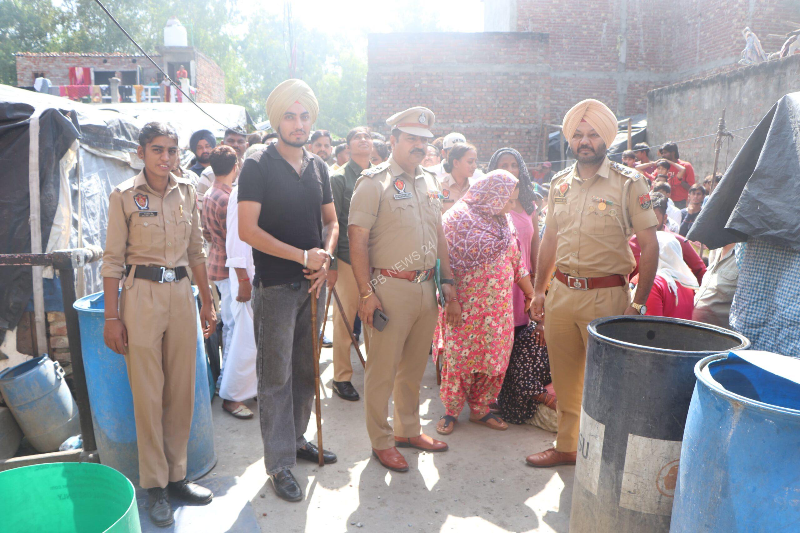 Read more about the article ਨਸ਼ਾ ਤਸਕਰਾਂ ਖ਼ਿਲਾਫ਼ ਸਖ਼ਤ ਕਾਰਵਾਈ: ਇੰਦਰਾ ਕਲੋਨੀ ਜਲੰਧਰ ਵਿਖੇ ‘ਯੁੱਧ ਨਸ਼ਿਆਂ ਵਿਰੁੱਧ’ ਅਧੀਨ ਅਣਅਧਿਕਾਰਤ ਜਾਇਦਾਦ ਢਾਹ ਦਿੱਤੀ ਗਈ