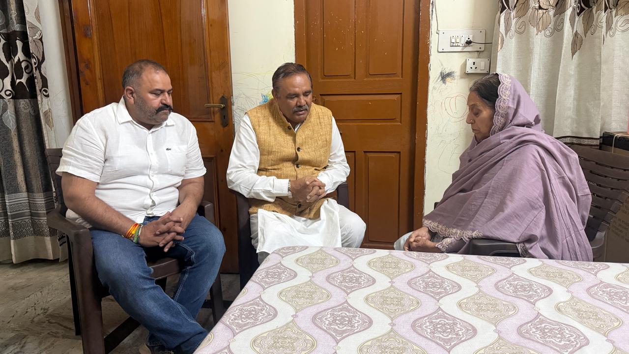 You are currently viewing पंजाब भाजपा के वरिष्ठ नेता विजय सांपला पहुंचे सुशील रिंकू के घर