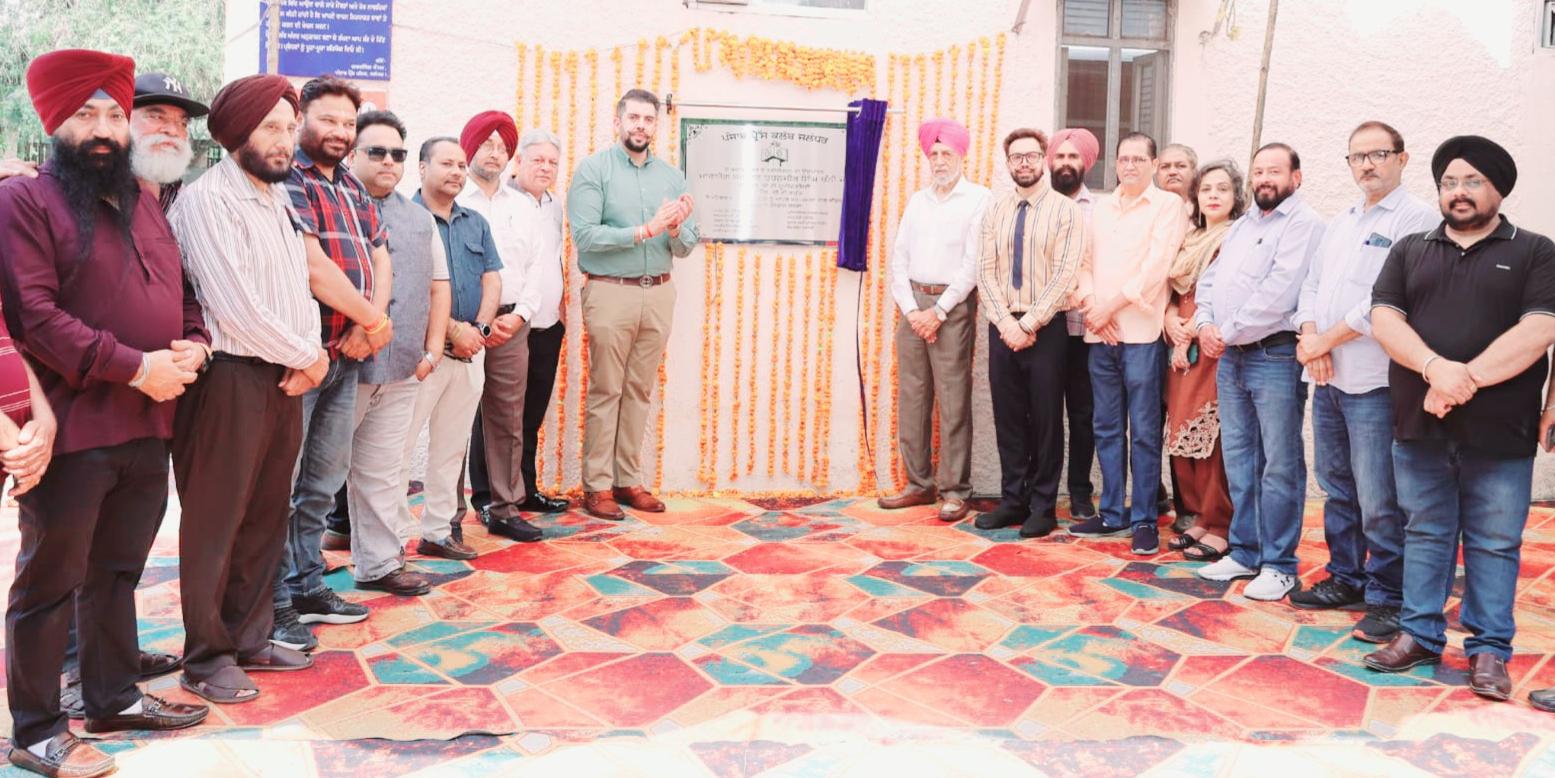 Read more about the article ਪੰਜਾਬ ਪ੍ਰੈੱਸ ਕਲੱਬ ਜਲੰਧਰ ਦੇ ਕਲਾਕ ਟਾਵਰ ਦੇ ਨਵੀਨੀਕਰਨ ਦਾ ਸੀਟੀ ਯੂਨੀਵਰਸਿਟੀ ਦੇ ਚਾਂਸਲਰ ਚਰਨਜੀਤ ਸਿੰਘ ਚੰਨੀ ਵੱਲੋਂ ਉਦਘਾਟਨ