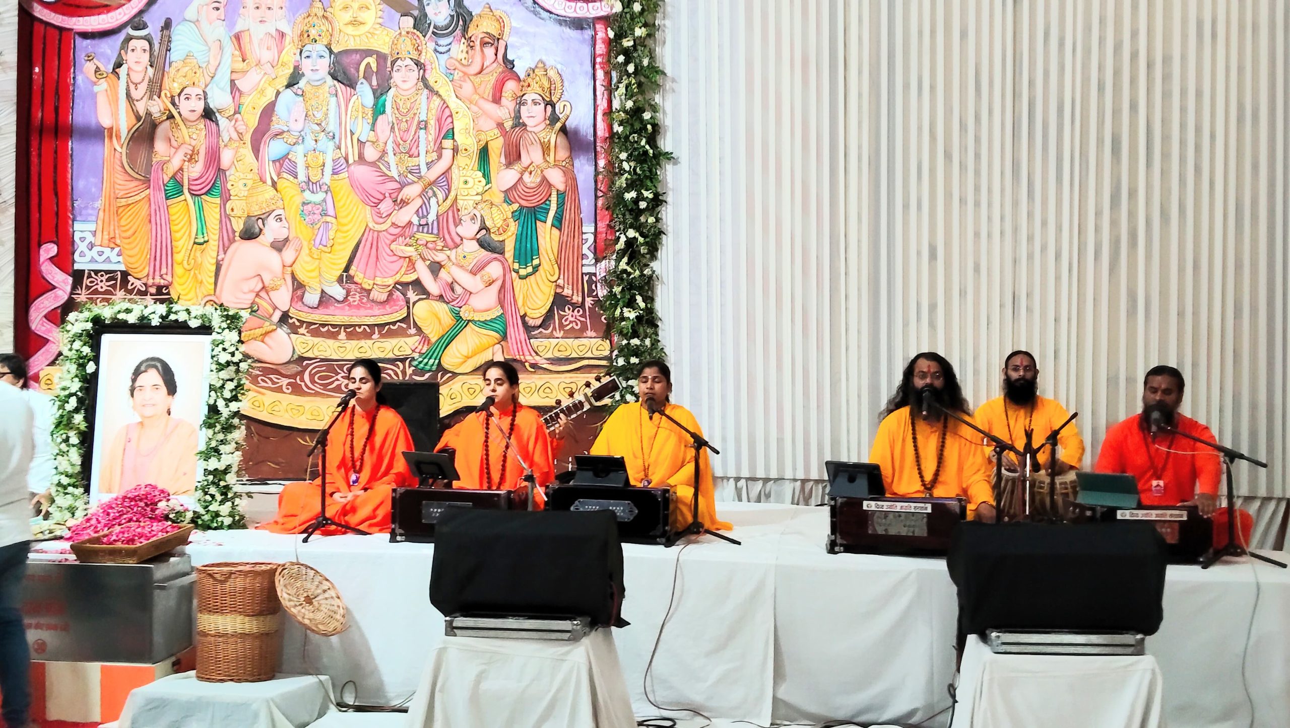 You are currently viewing श्रद्धांजलि सभा में आत्मा की अमरता का संदेश, स्वर्गीय श्रीमती आशा धीर को भावभीनी श्रद्धांजलि